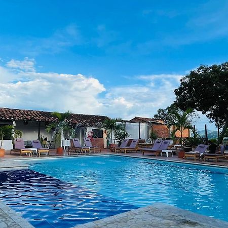 Hotel Caseron Del Parque Santa Fe de Antioquia Exterior photo