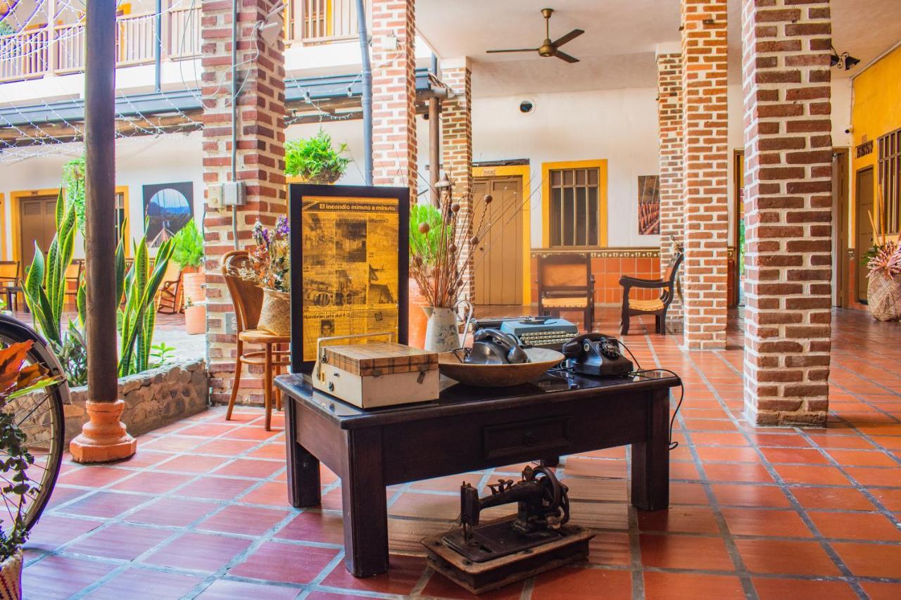 Hotel Caseron Del Parque Santa Fe de Antioquia Exterior photo