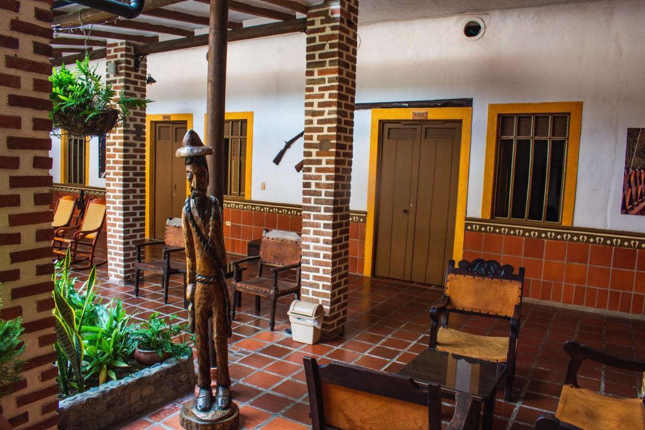 Hotel Caseron Del Parque Santa Fe de Antioquia Exterior photo