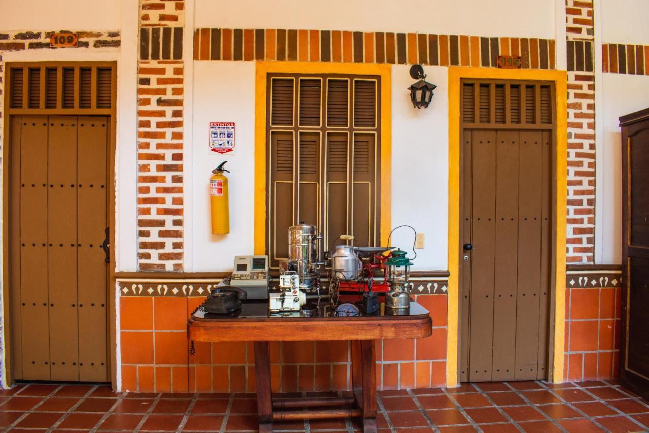 Hotel Caseron Del Parque Santa Fe de Antioquia Exterior photo