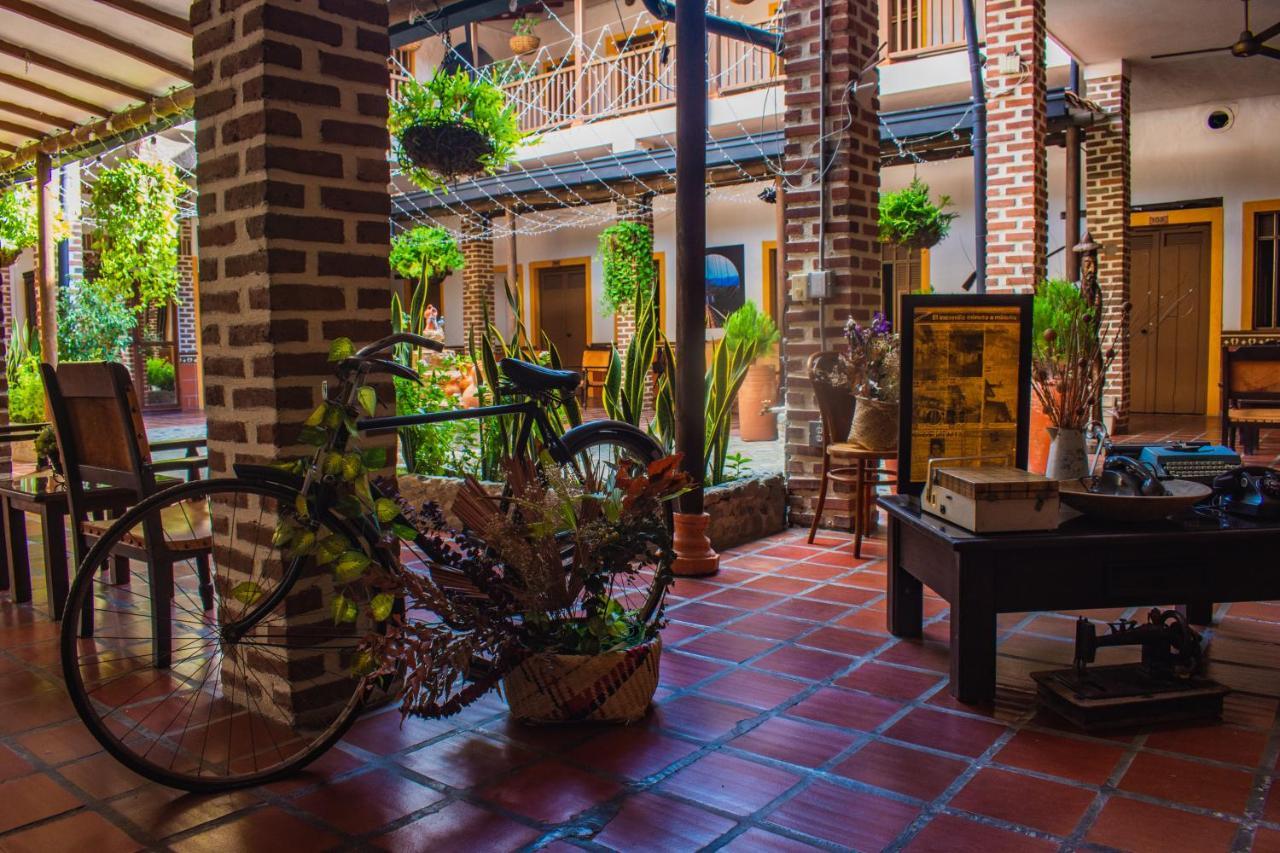Hotel Caseron Del Parque Santa Fe de Antioquia Exterior photo