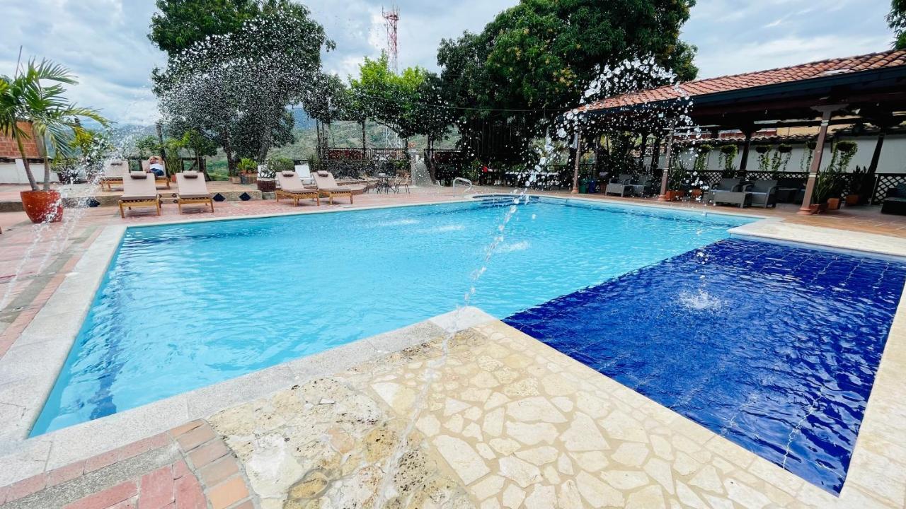 Hotel Caseron Del Parque Santa Fe de Antioquia Exterior photo