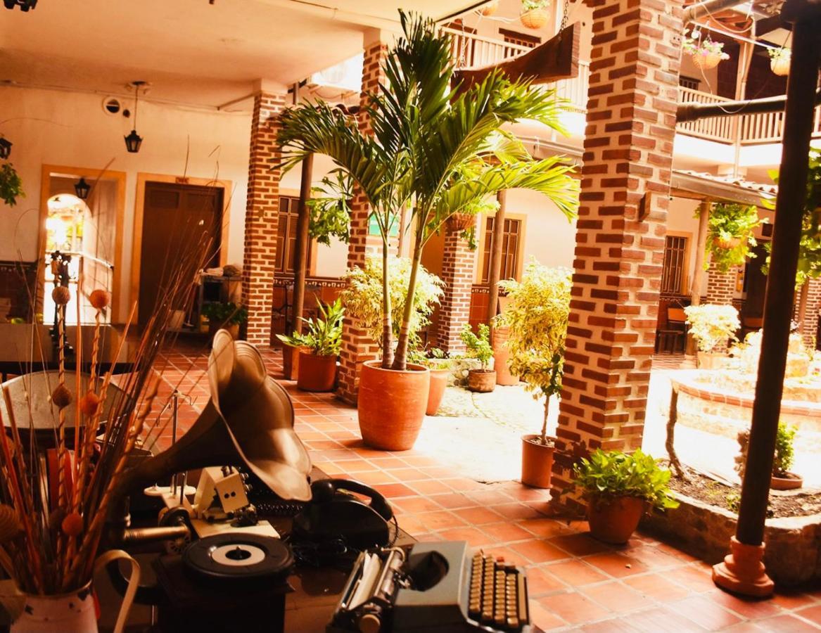 Hotel Caseron Del Parque Santa Fe de Antioquia Exterior photo