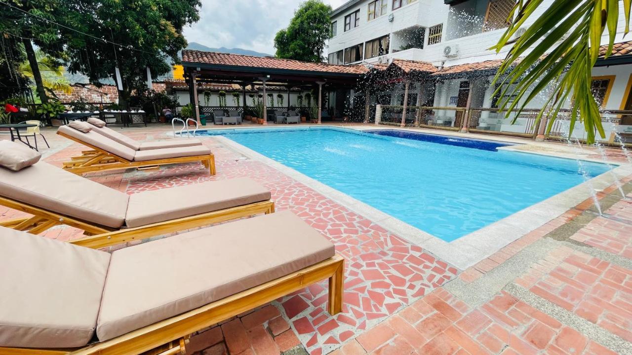 Hotel Caseron Del Parque Santa Fe de Antioquia Exterior photo