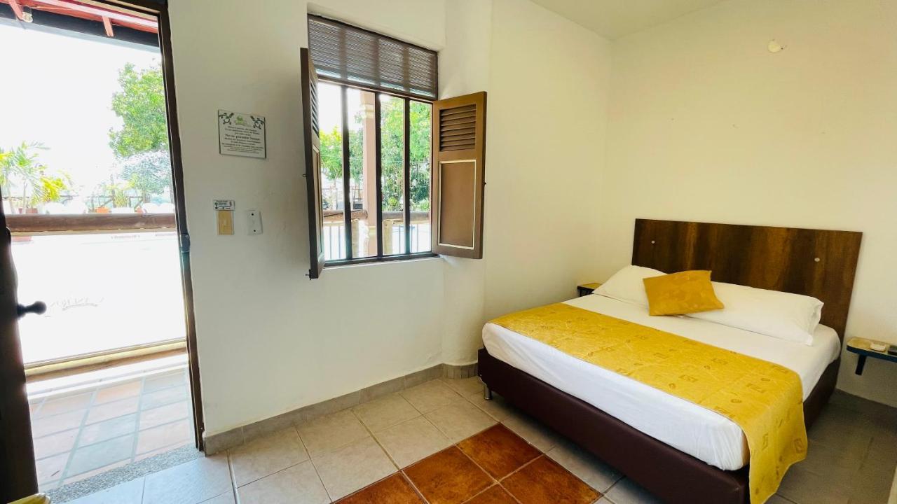Hotel Caseron Del Parque Santa Fe de Antioquia Exterior photo