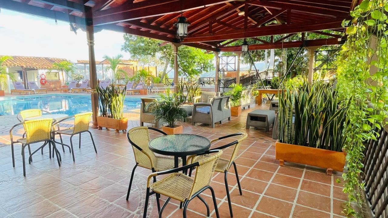 Hotel Caseron Del Parque Santa Fe de Antioquia Exterior photo