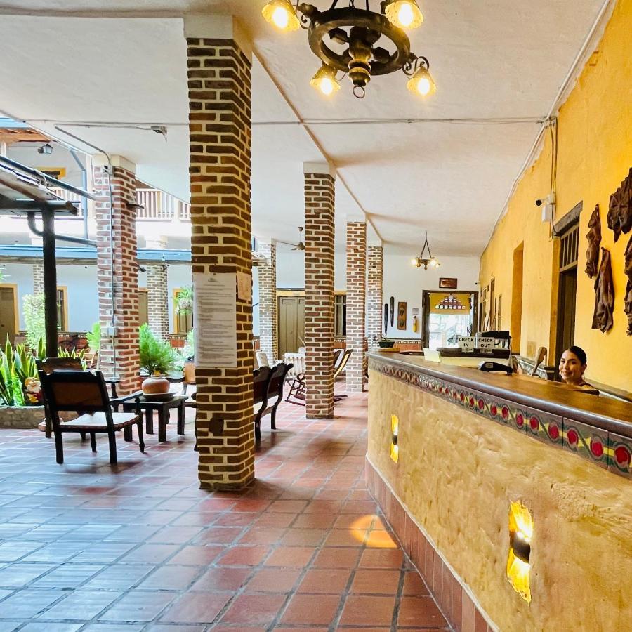 Hotel Caseron Del Parque Santa Fe de Antioquia Exterior photo