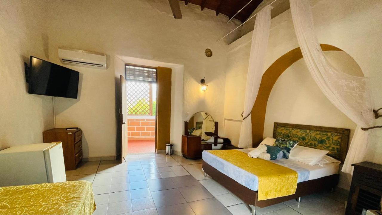 Hotel Caseron Del Parque Santa Fe de Antioquia Exterior photo