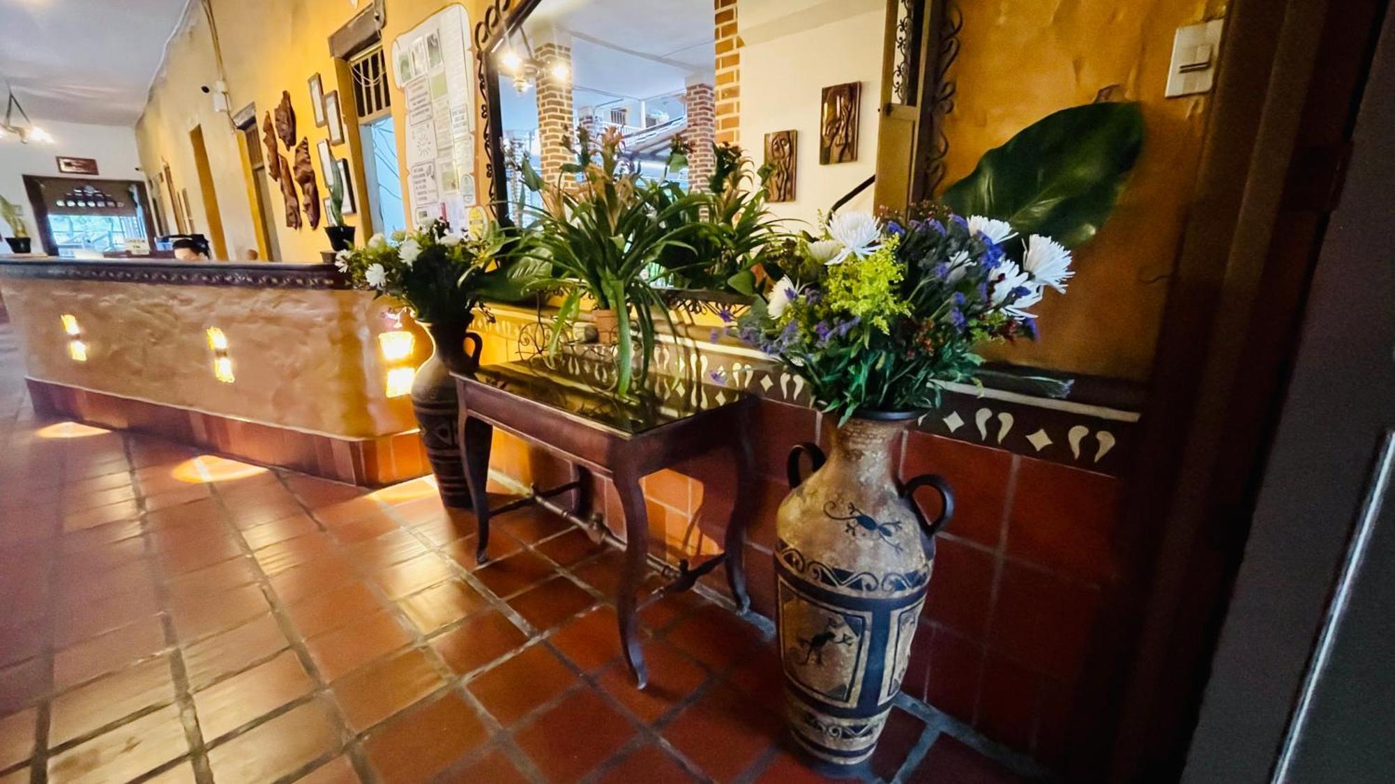 Hotel Caseron Del Parque Santa Fe de Antioquia Exterior photo