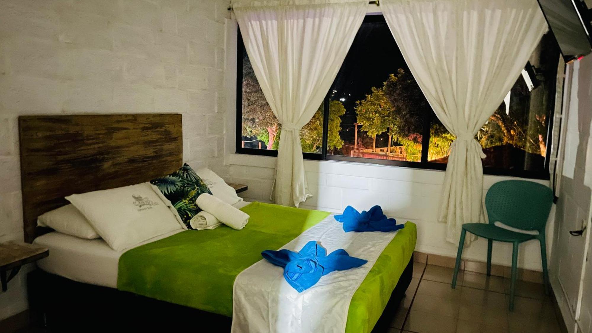 Hotel Caseron Del Parque Santa Fe de Antioquia Exterior photo