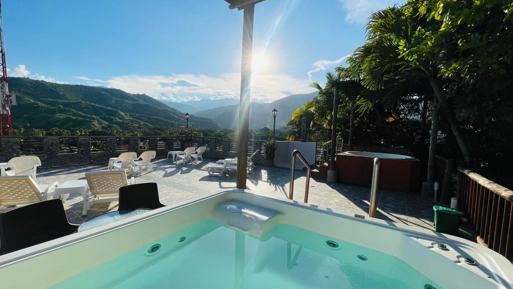 Hotel Caseron Del Parque Santa Fe de Antioquia Exterior photo